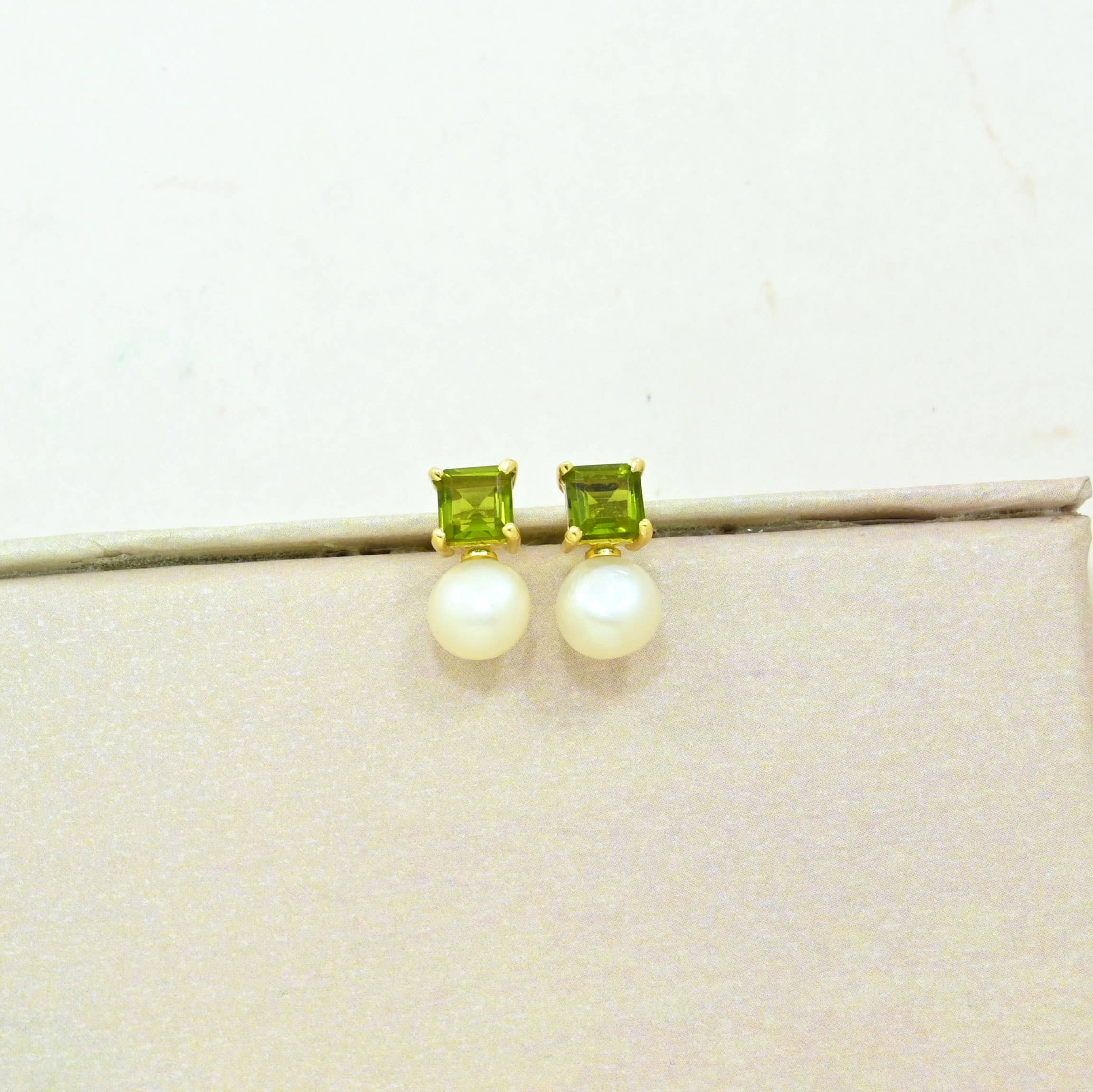 Aaliyah Stud Earrings | Pearl & Green Tourmaline | 18K Gold Plated