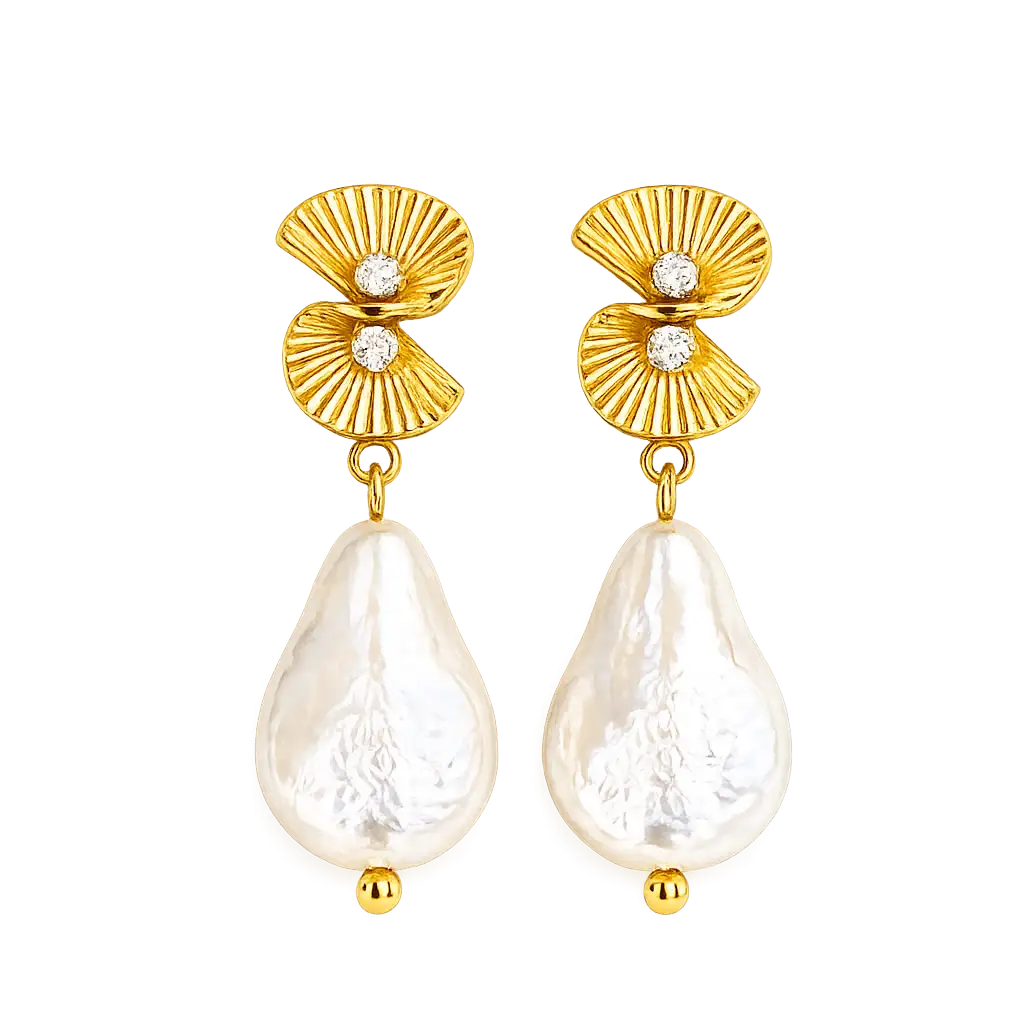 Amalfi Solia Stud Keisha Pearl Earrings on a white background