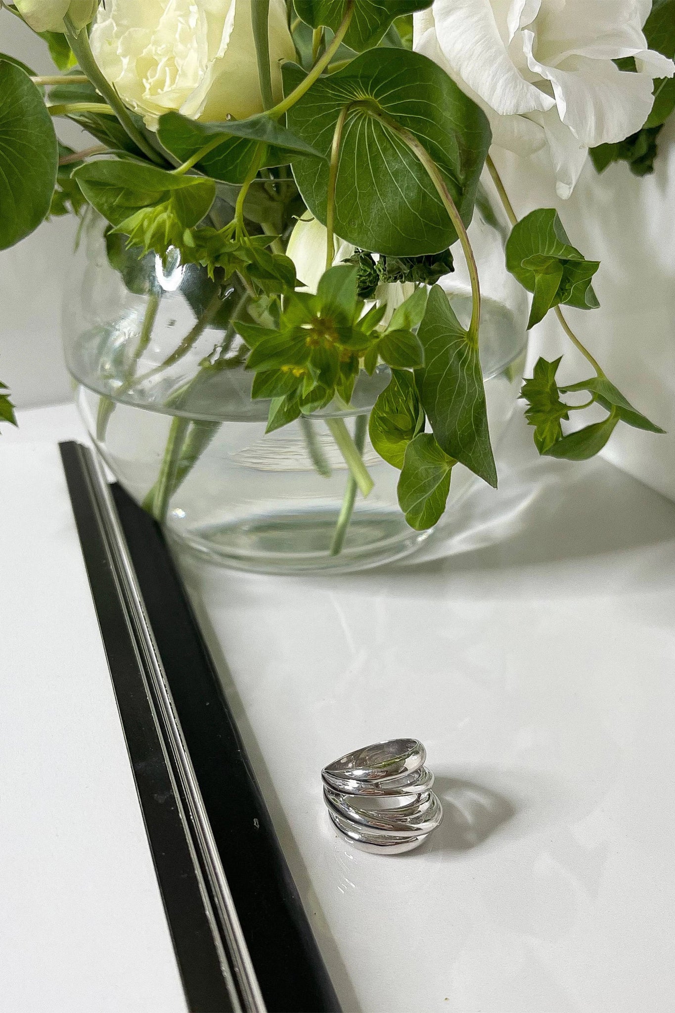 Arezzo Serenity Ring in silver on a white background - L'Atelier Global