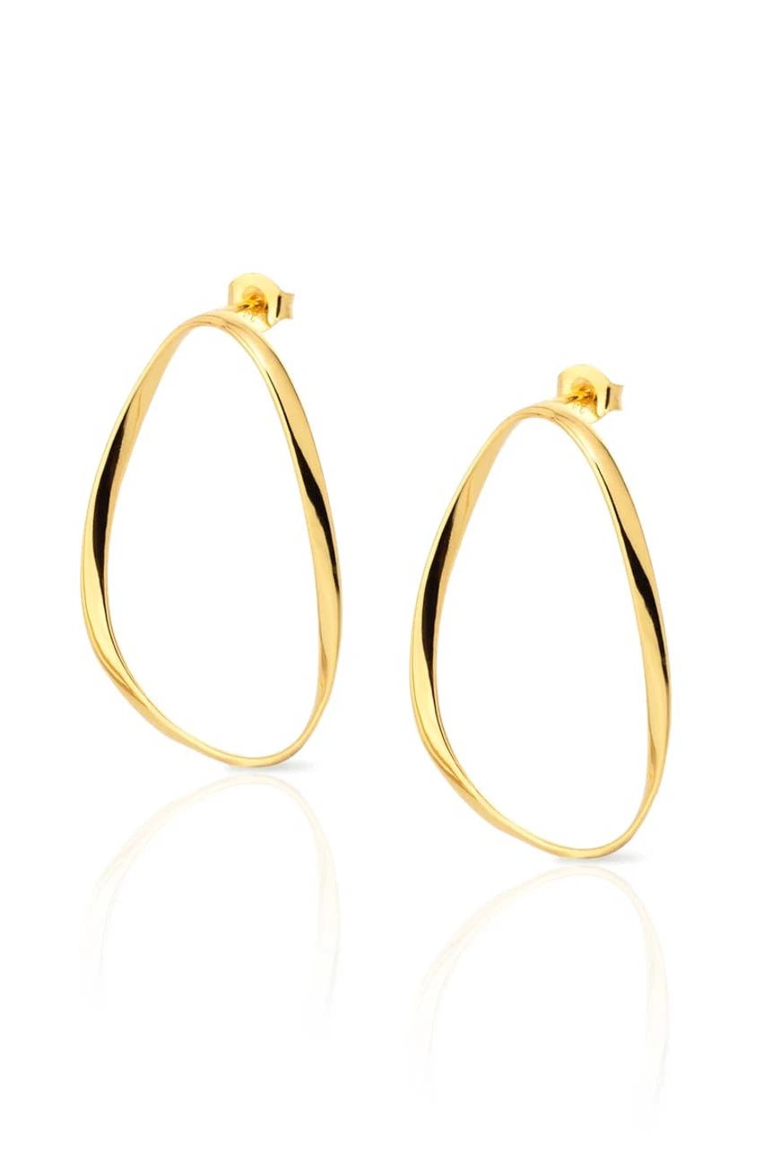 Catalonia Oval Wavy Hoop Gold Earrings ona white background