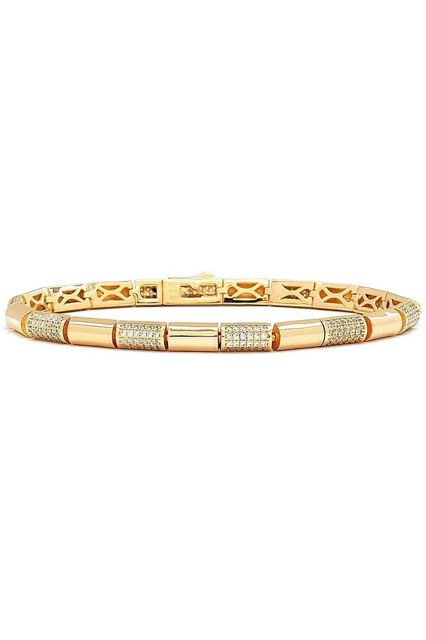 Eternal Link Gold Bracelet in gold closed on a white background- L'Atelier Global