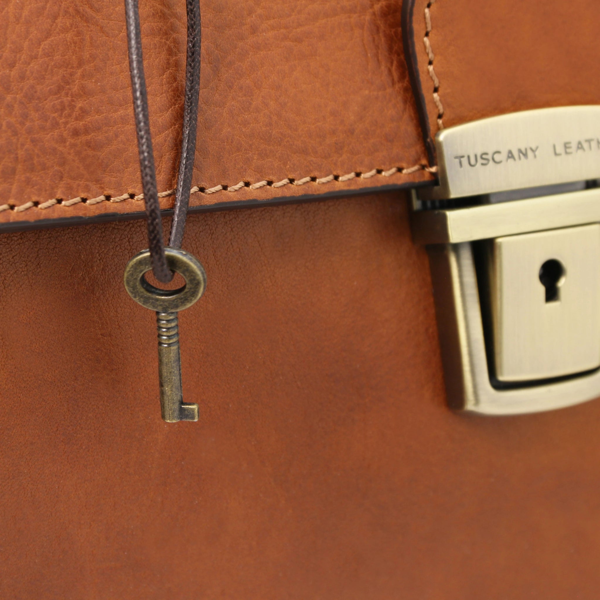 Close up view of key and lock, Giotto Exclusive Double - bottom Italian Leather Doctor Bag in natural