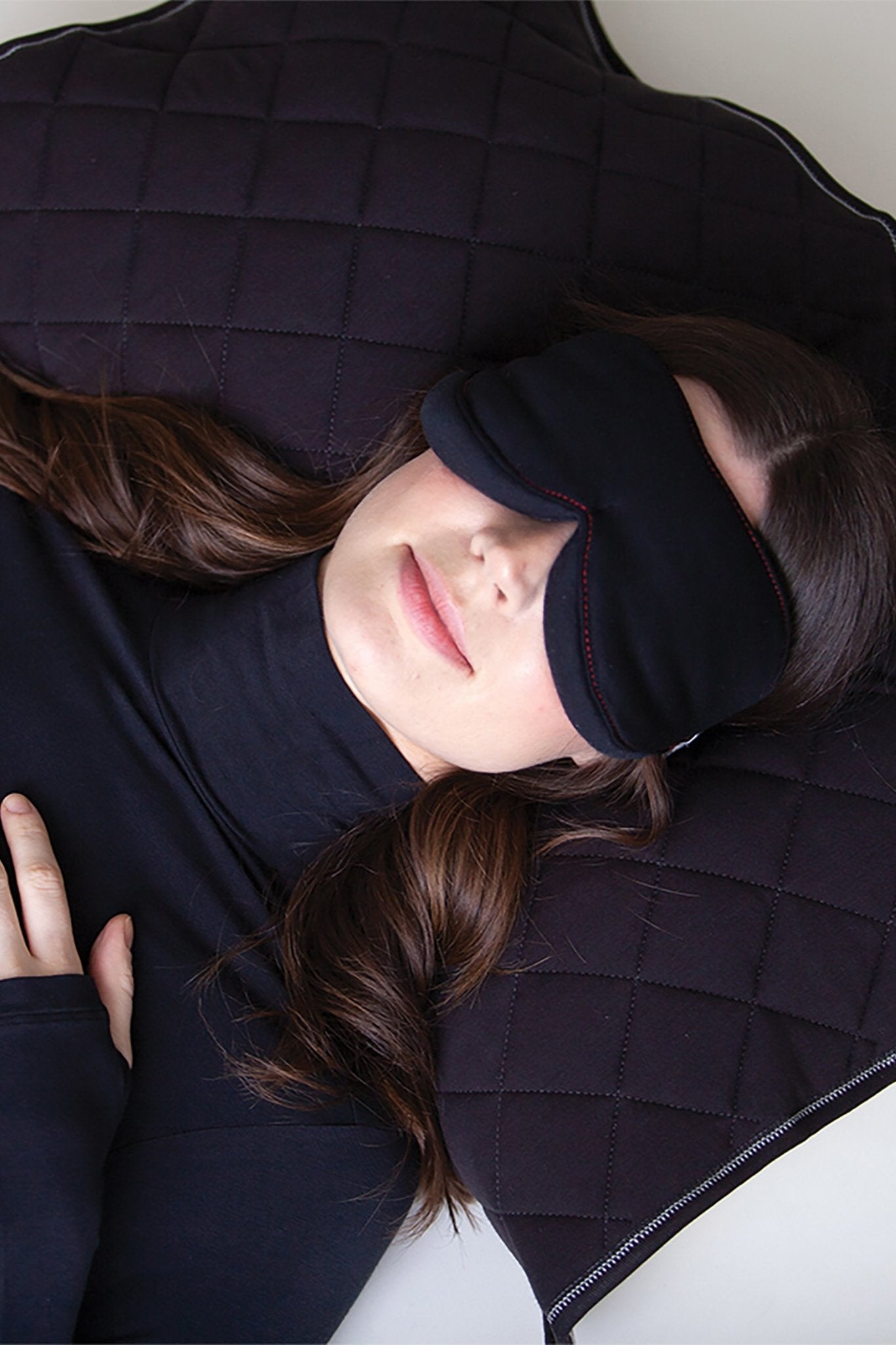 Collagen Eye Mask on female model - L'Atelier Global