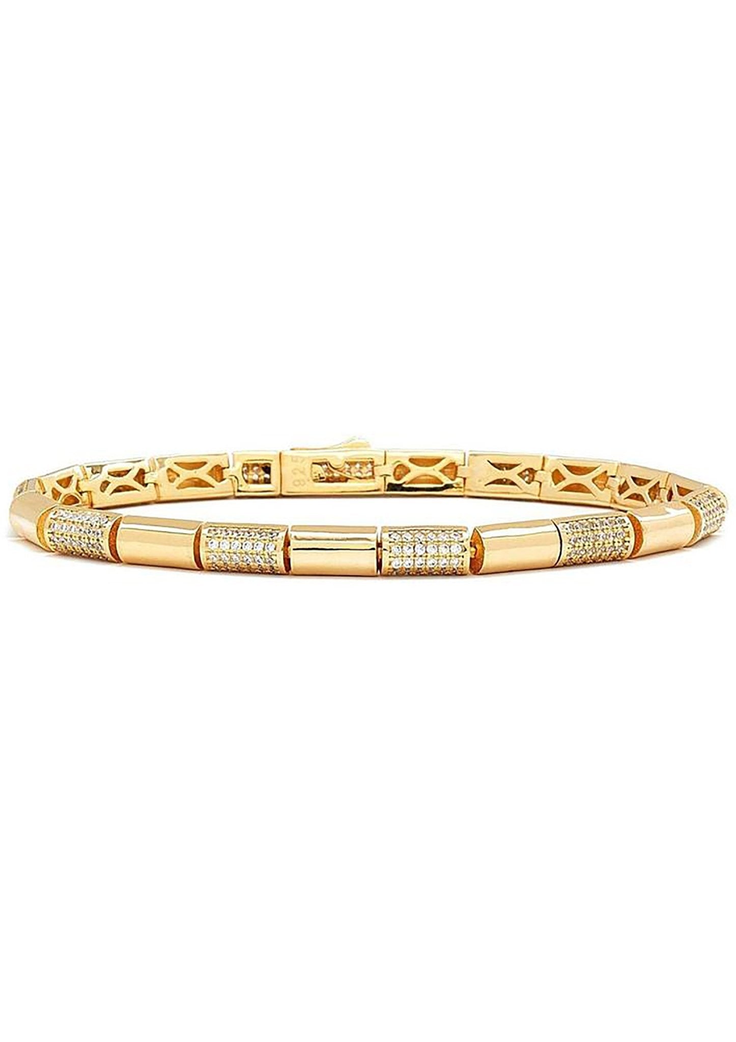 Eternal Link Gold Bracelet in gold closed on a white background- L'Atelier Global