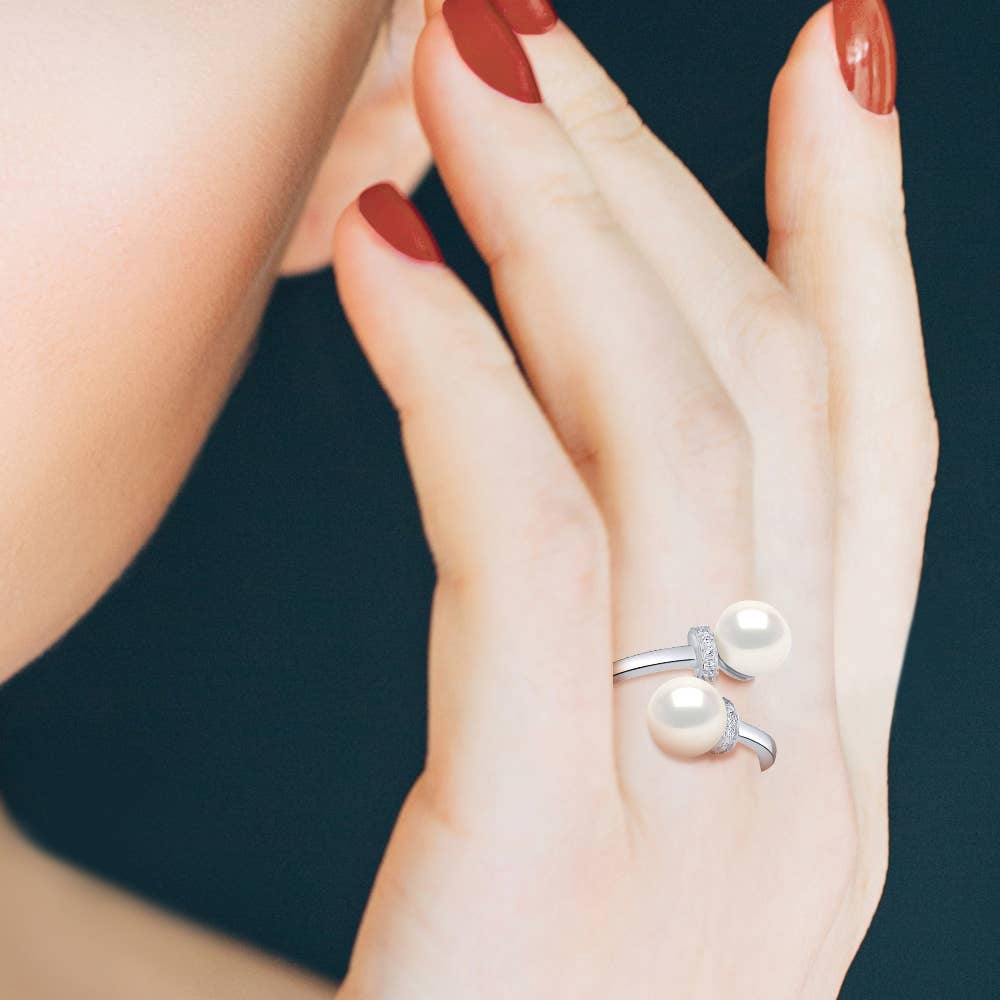 Freshwater Pearl Serenity Adjustable Ring on a models ring finger- L'Atelier Global