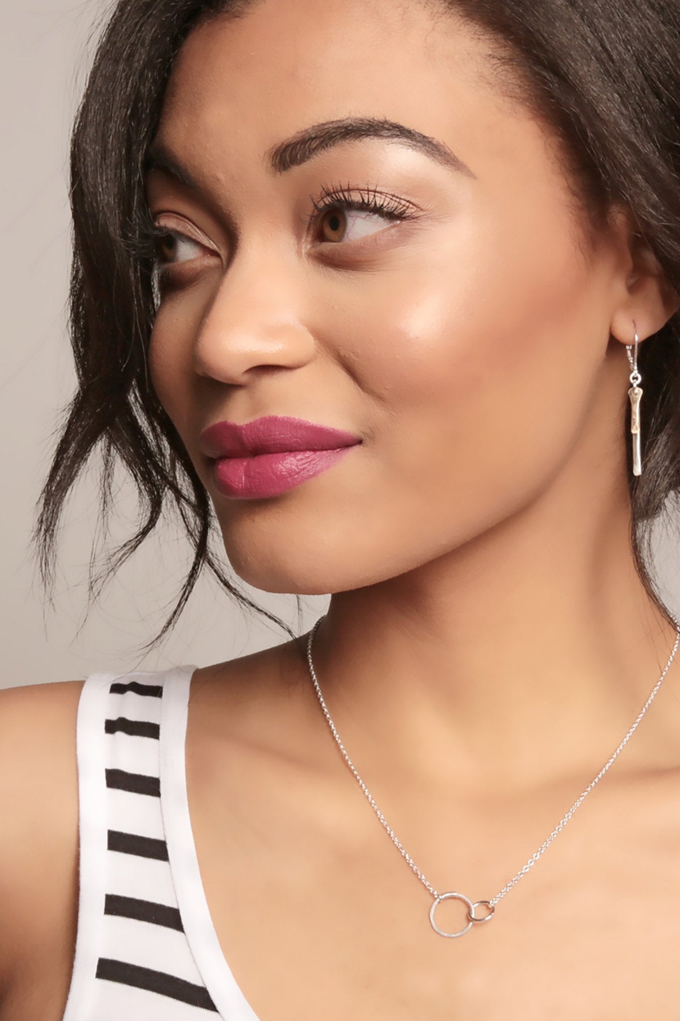 Linked Circles Necklace in Silver on a white background- L'Atelier Global