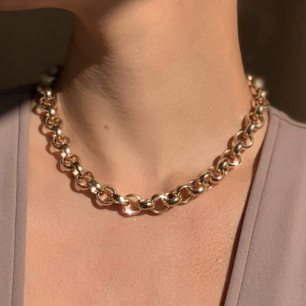 Minimalist Chunky Gold Chain Necklace on model wearing a brown v-neck top