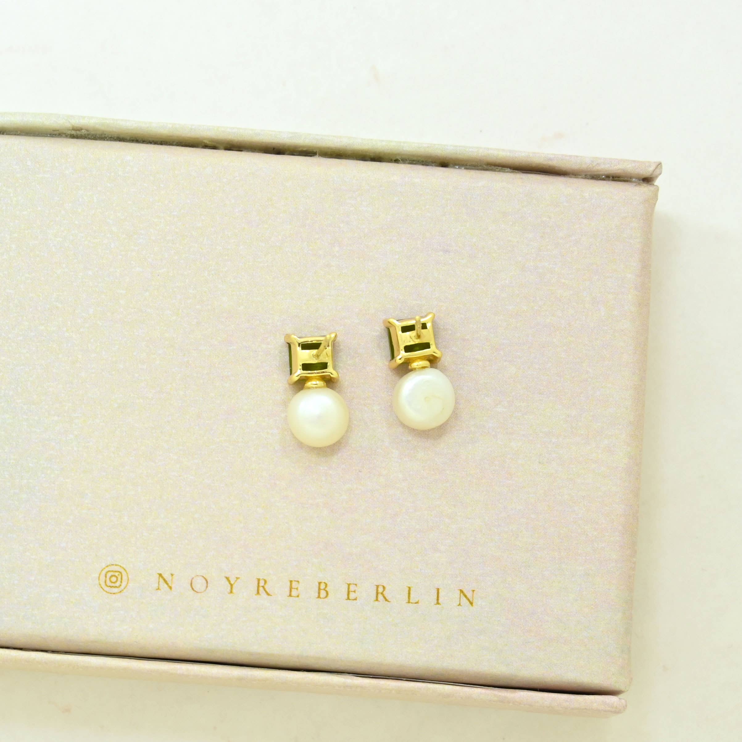 Aaliyah Stud Earrings | Pearl & Green Tourmaline | 18K Gold Plated