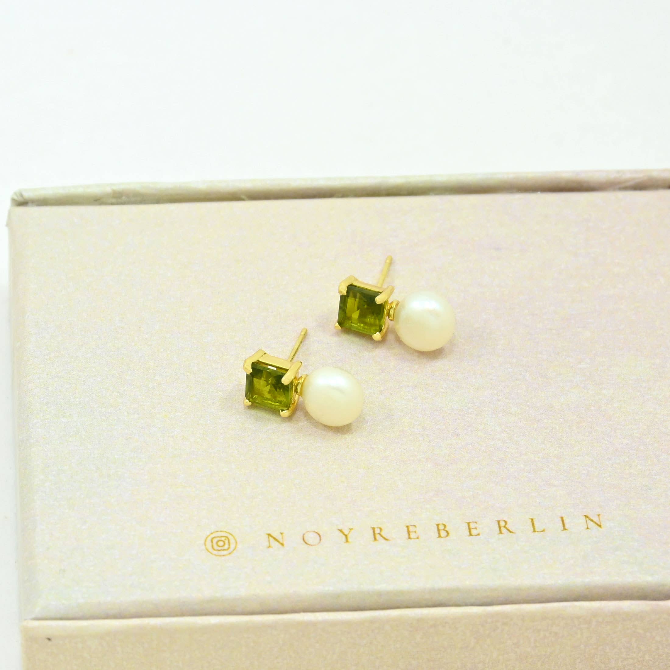 Aaliyah Stud Earrings | Pearl & Green Tourmaline | 18K Gold Plated
