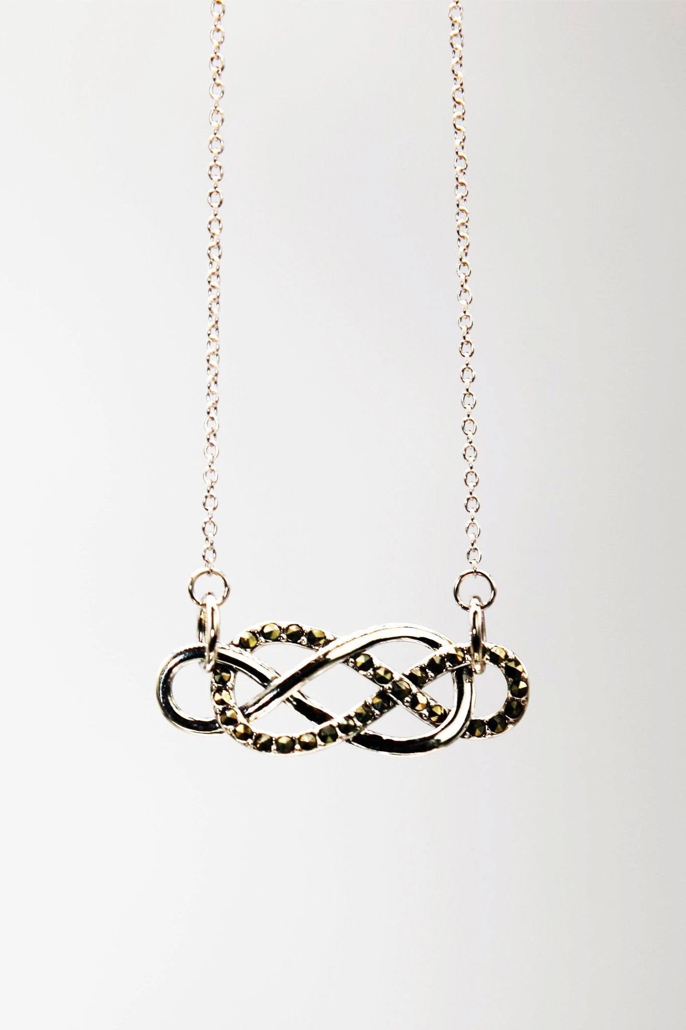 Irish Infinity Celtic Knot Necklace - L'Atelier Global