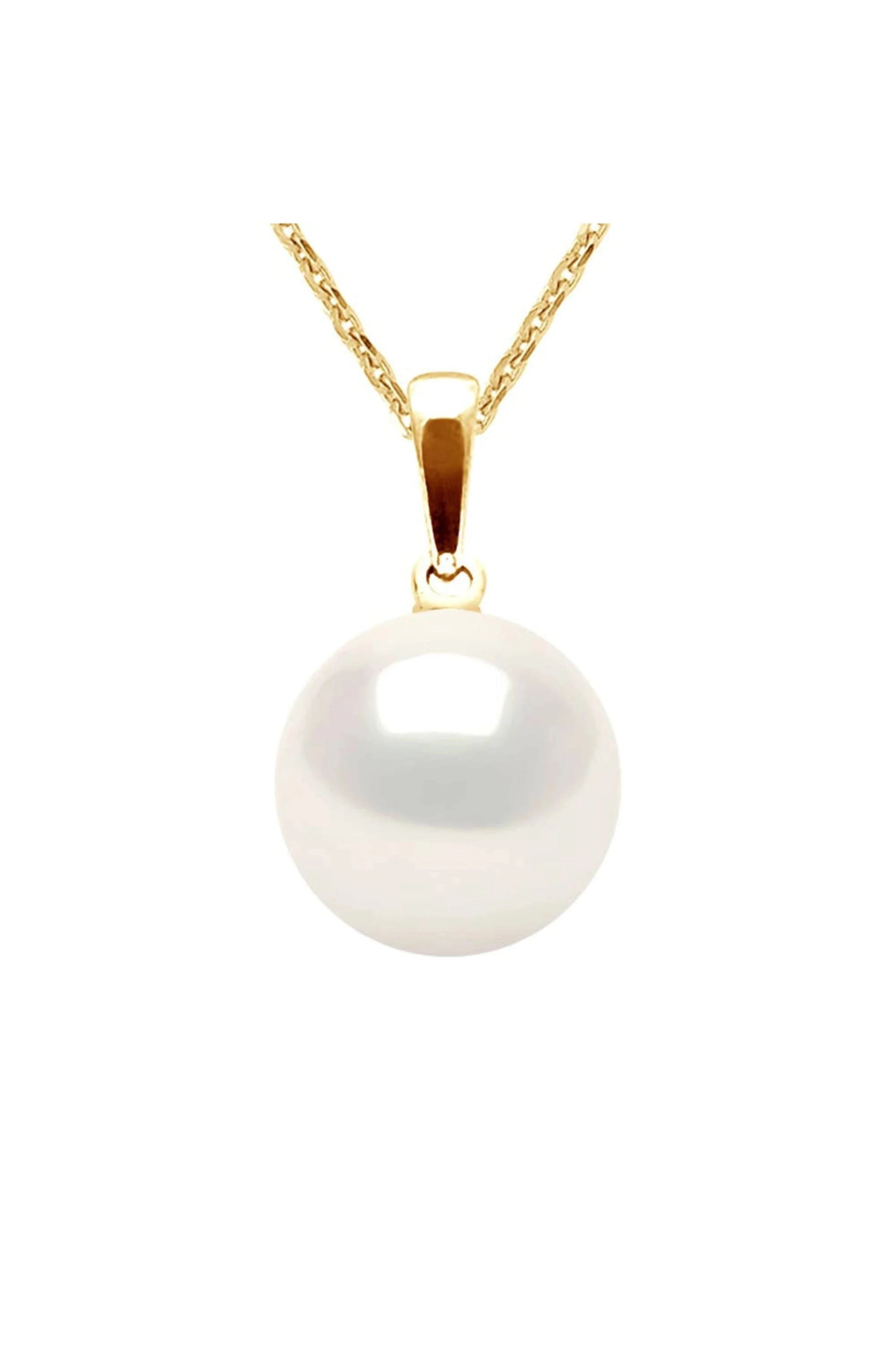 Lustrous Yellow Gold Freshwater Pearl Broom Pendant on a white background - L'Atelier Global