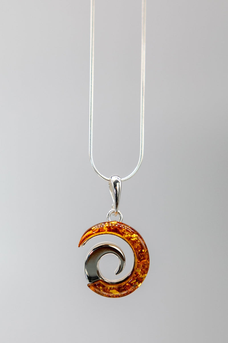 Baltic Amber Cognac Swirl Necklace - L'Atelier Global