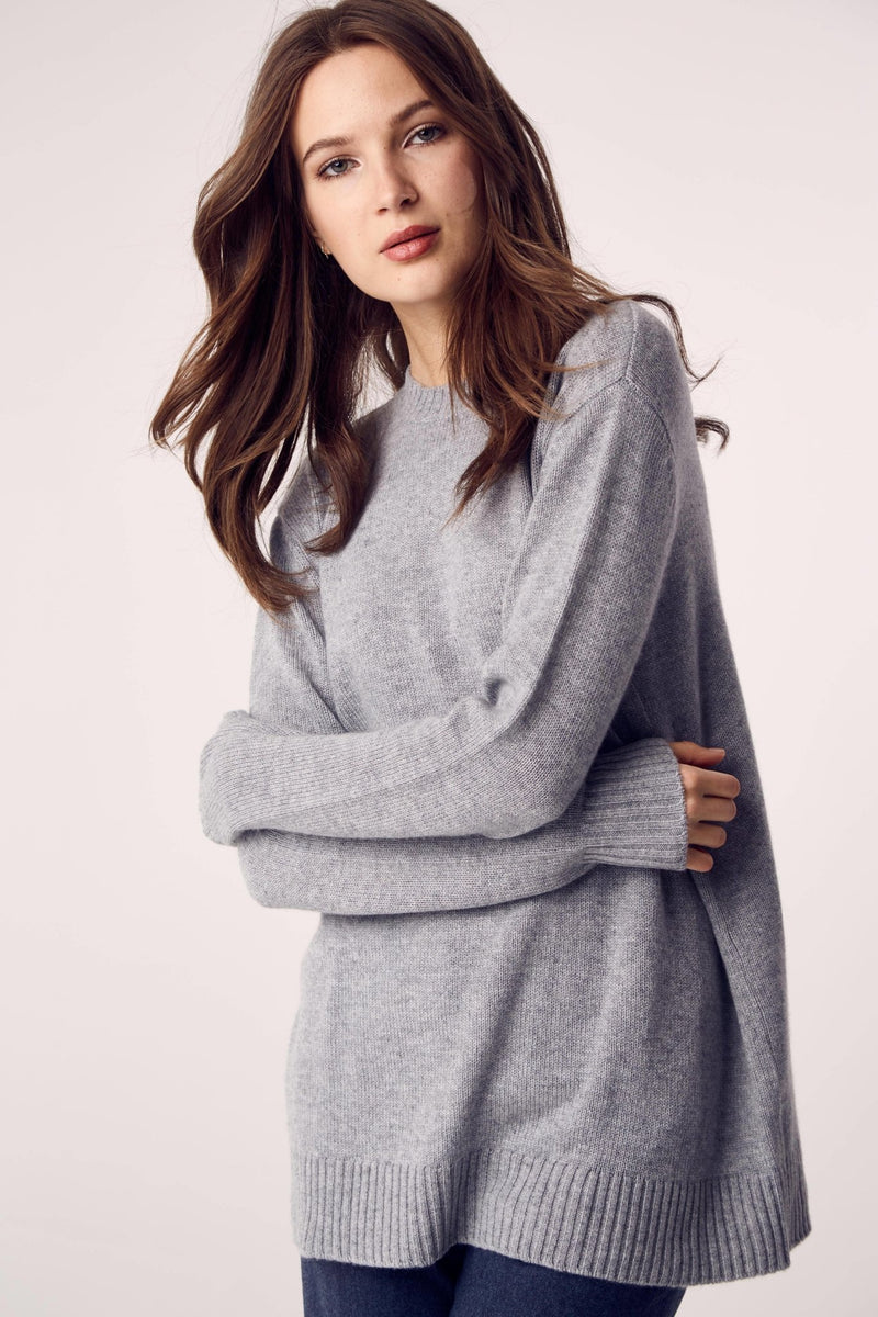 Cashmere Long Crew Neck Sweater in Gray - L'Atelier Global