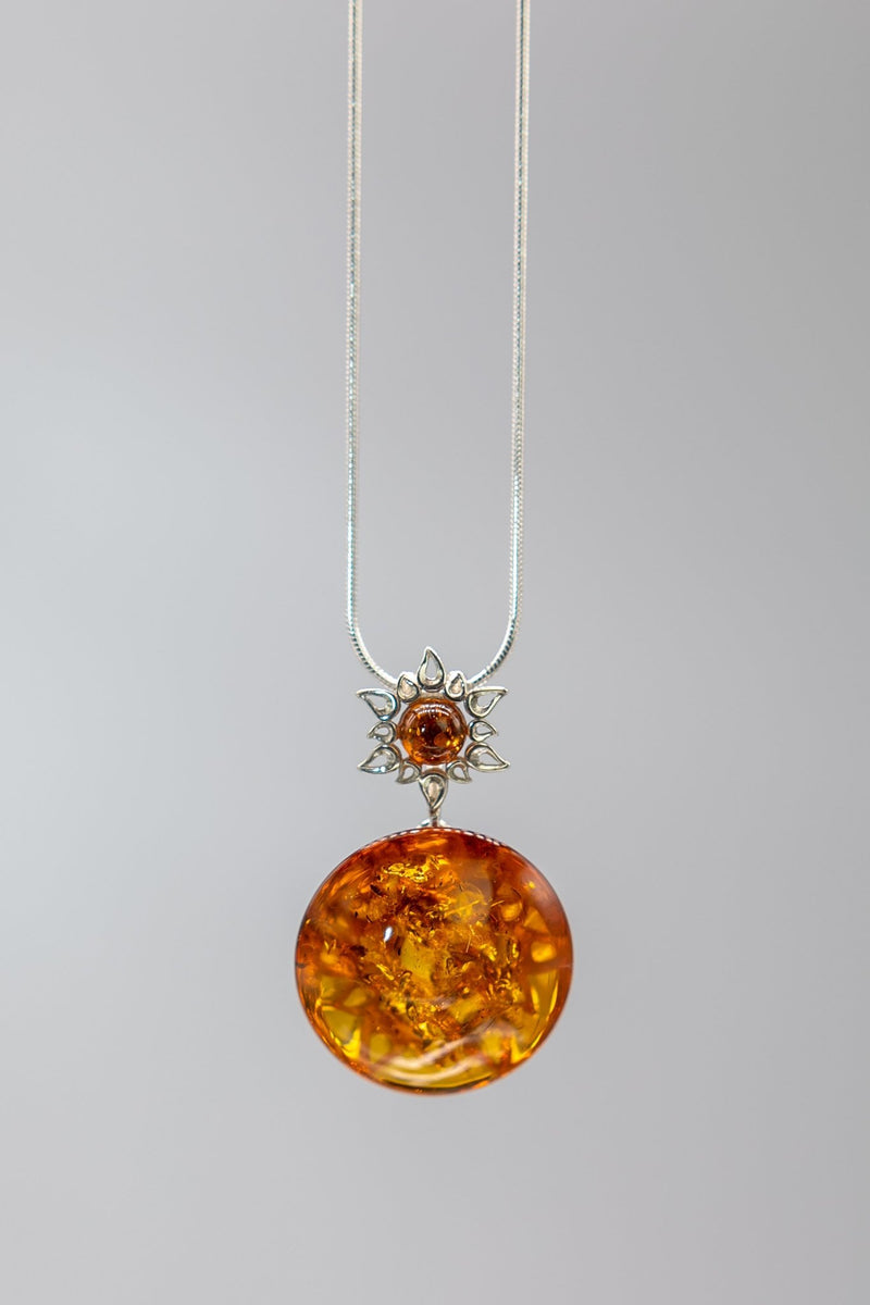 Honey Amber Star Necklace - L'Atelier Global