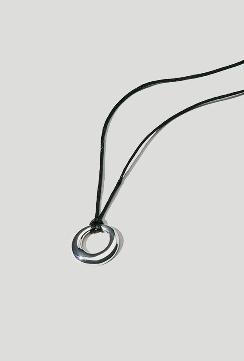 Magnus Minimalistic Circle Necklace - L'Atelier Global