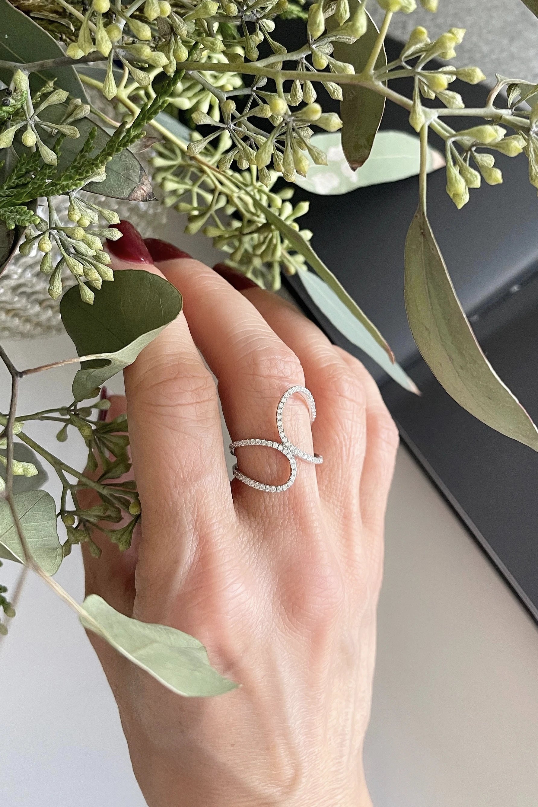 Sorrento Wave Ring on a model's hand L'Atelier Global