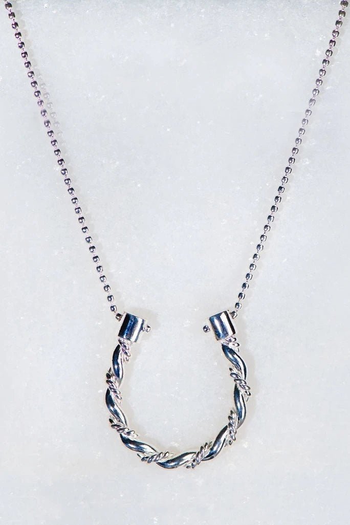 Triple Twist Lariat Horseshoe Necklace - L'Atelier Global